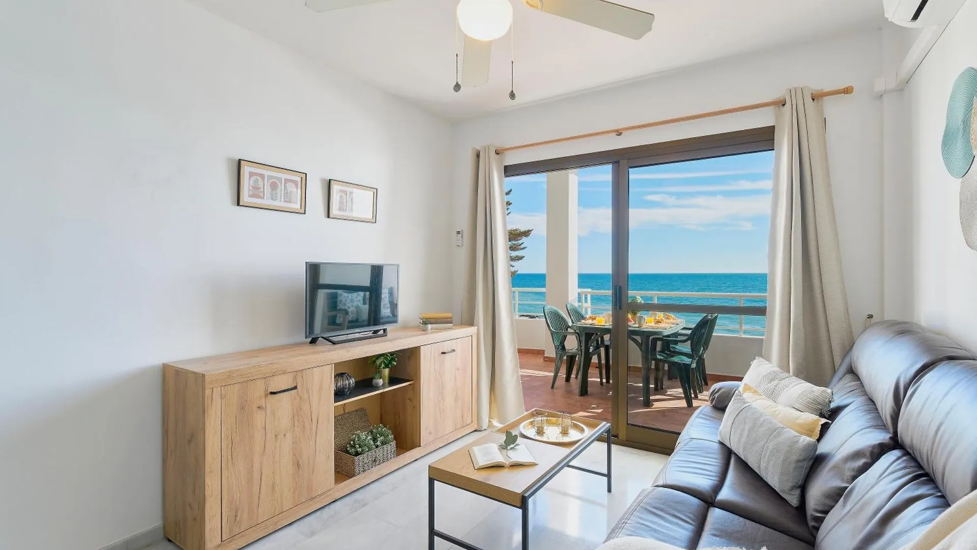 Rose I Vistas And Direct Access To The Sea Mijas Costa Apartamento Málaga